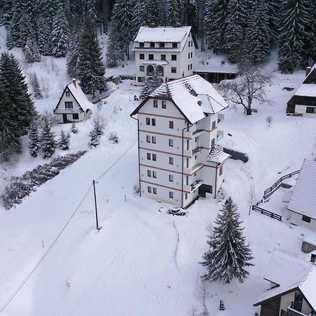 Apartment Petrovic Kopaonik Exteriör bild